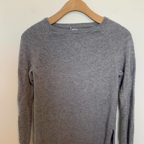 Zella Womens Long Sleeve Pullover Sweater Size XS Gray Wool Cashmere Ribbed - Picture 3 of 15